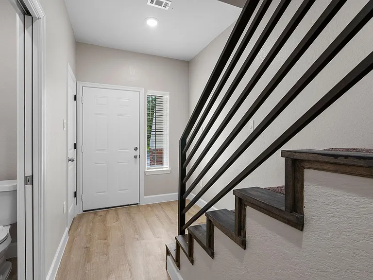 5423 Bacher St #B — Photo 7