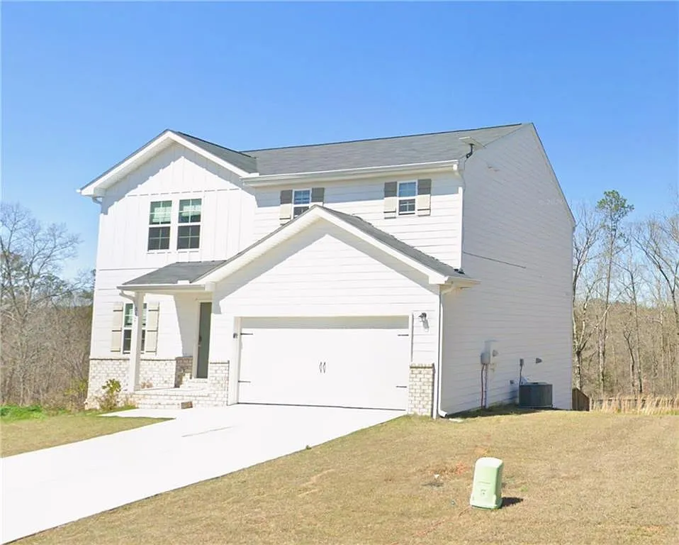 4 bed, 2.5 bath, 1696 sqft, $2,500 — Photo 1