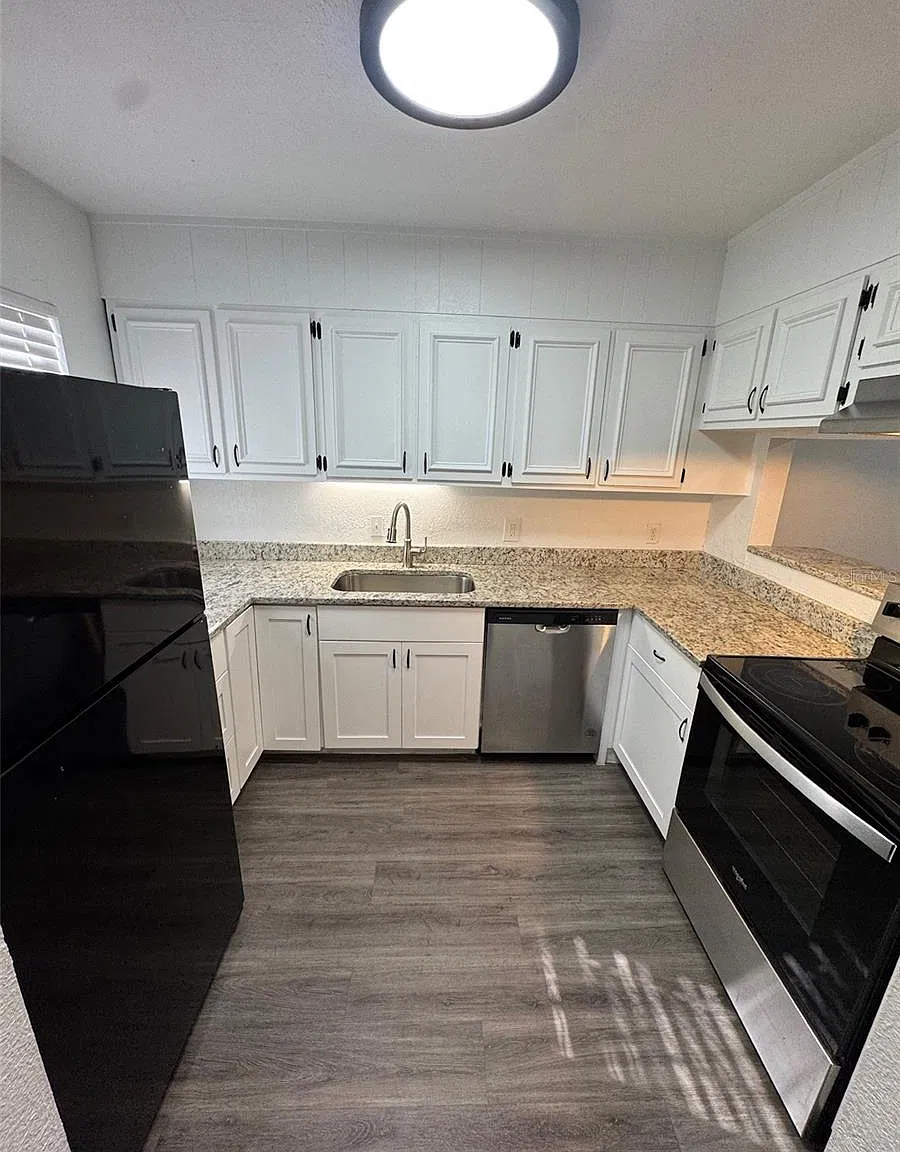 2 bed, 1.5 bath, 1200 sqft, $1,289 — Photo 4