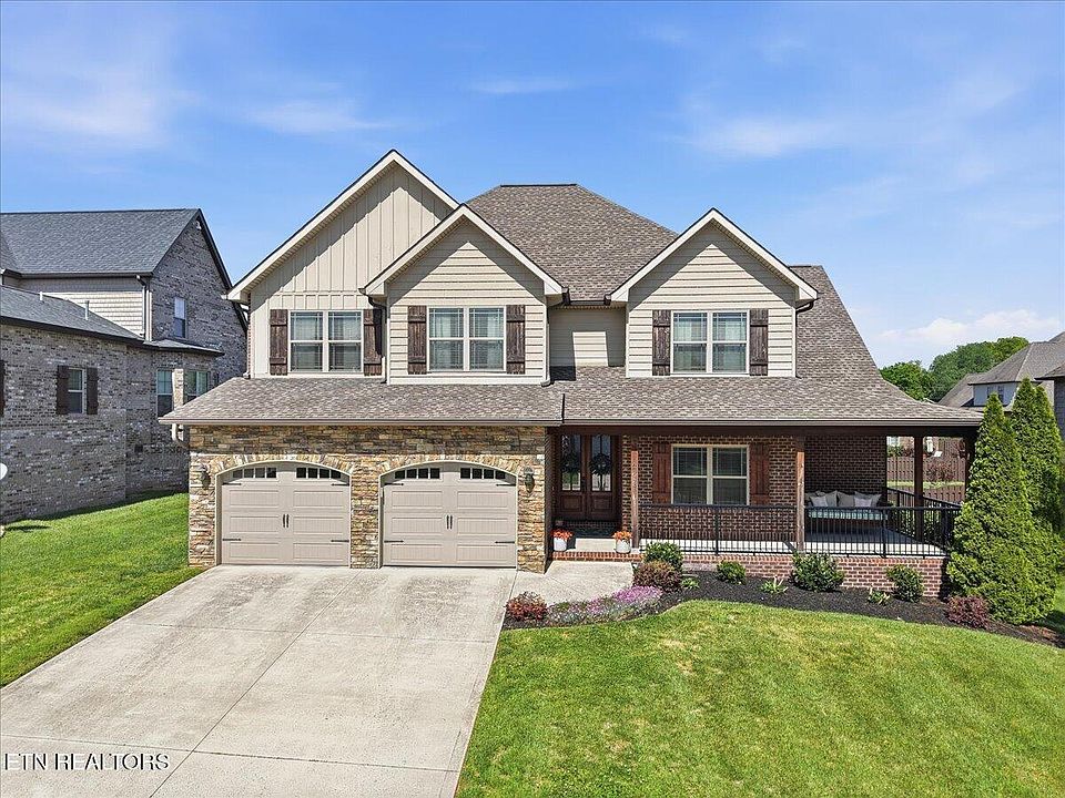 1st image of 2113 Leah Ln