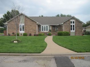 1744 N Valleyview Ct, Wichita, KS 67212