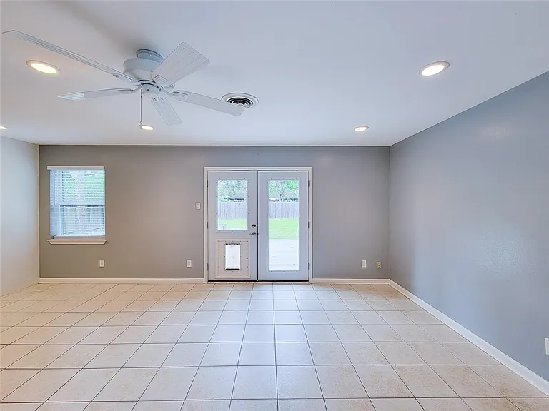5846 Ettrick Dr — Photo 13