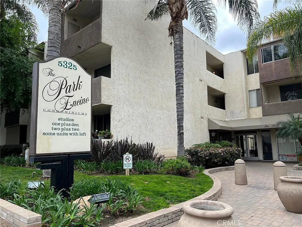 Building Photo - 5325 Newcastle Ave #330