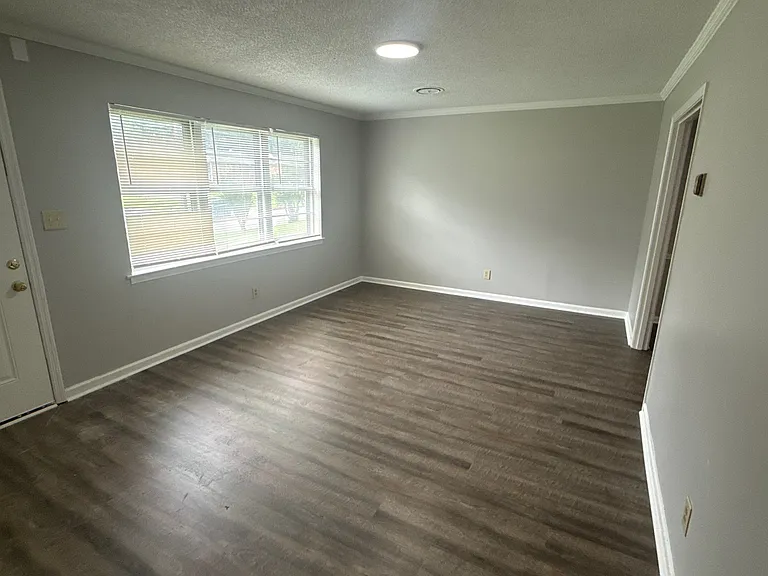 3931 Callahan Dr — Photo 5