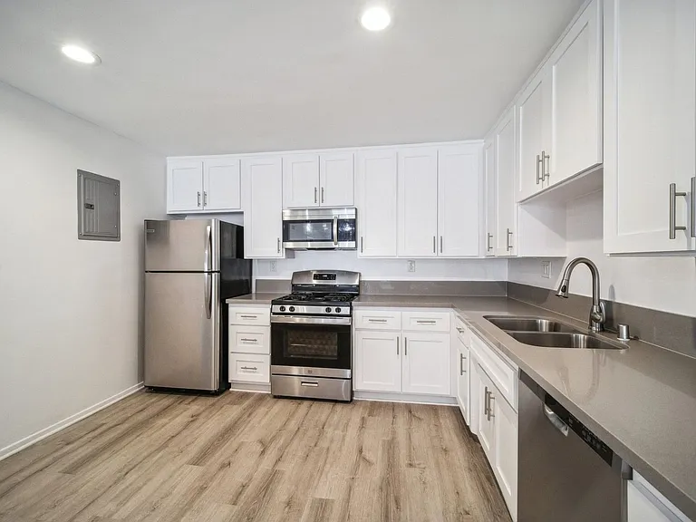 170 North Crescent Street — Photo 18