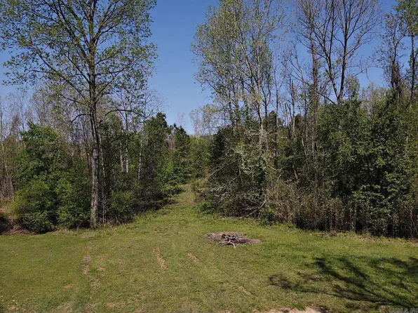 Apple Blossom Dr, Arkadelphia, AR 71923