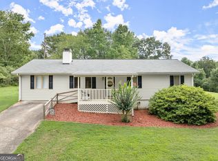 5853 Meadow View Ln, Flowery Branch, GA 30542