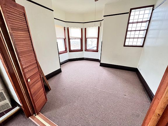 3rd image of 1852 N Keeler Ave #2N