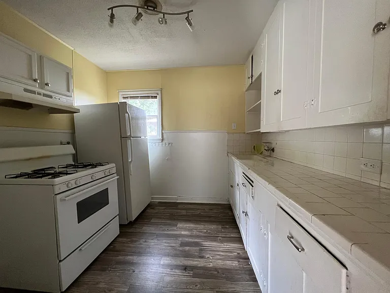 142 Vassar Ln #1 — Photo 8