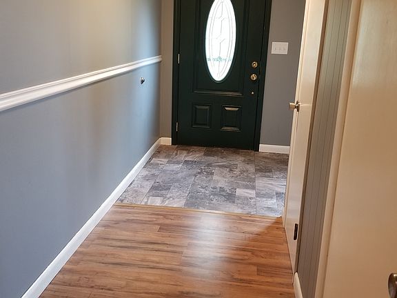 Foyer / New Flooring!!