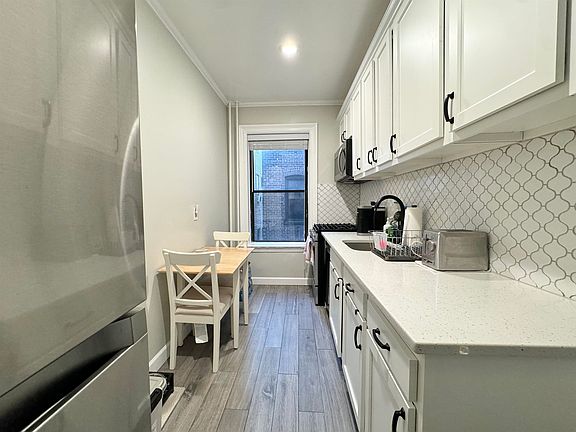2nd image of 429 Fairmount Ave APT 202