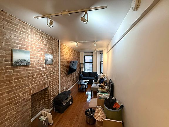 2nd image of 368 W 46th St APT 3F