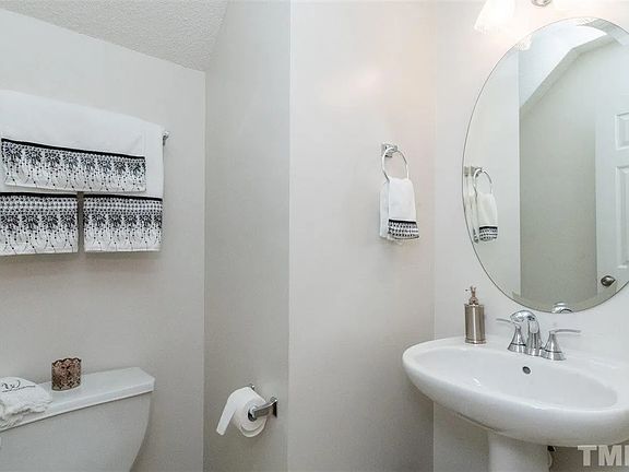 5th image of 7513 Argent Valley Dr