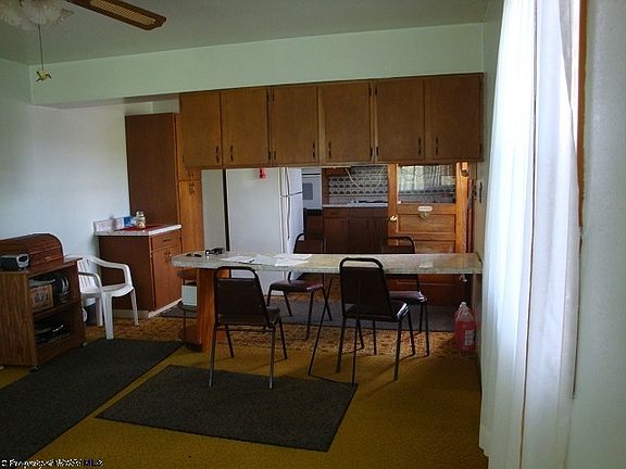 4th image of 2109 Brandonville Pike