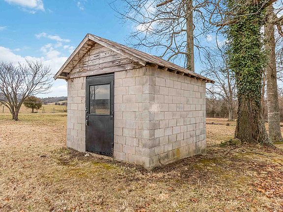 5th image of 935 Dorman Creek Rd