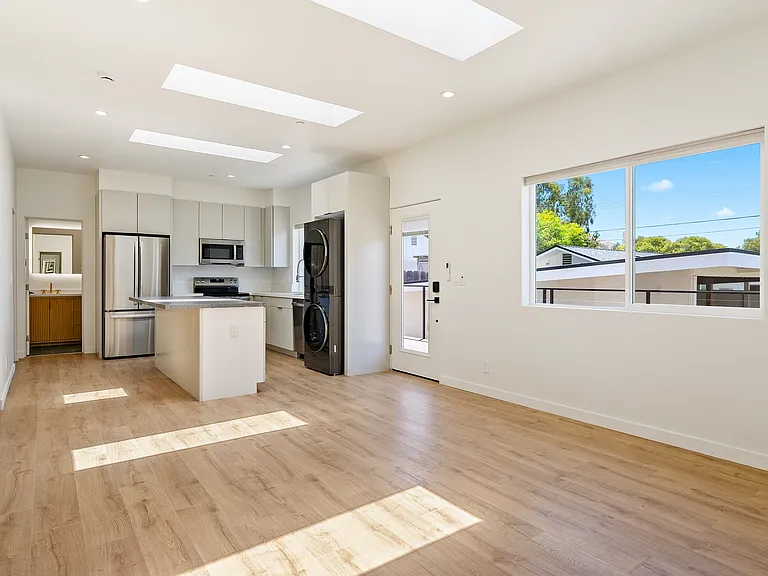 325 Cerro Romauldo Ave — Photo 3