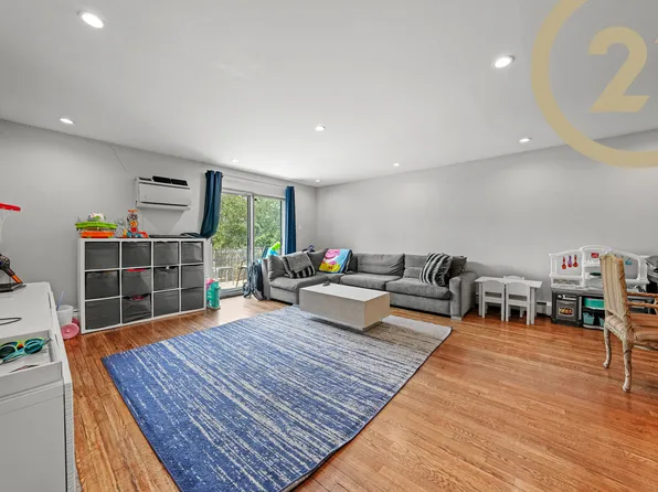 1489 East 10th Street image 20 of 22