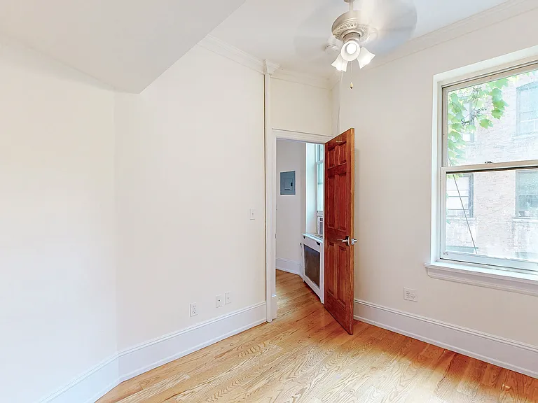 312 W 48th St #22 — Photo 15