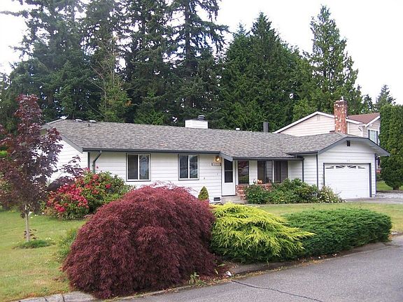 Front w/mature landscaping