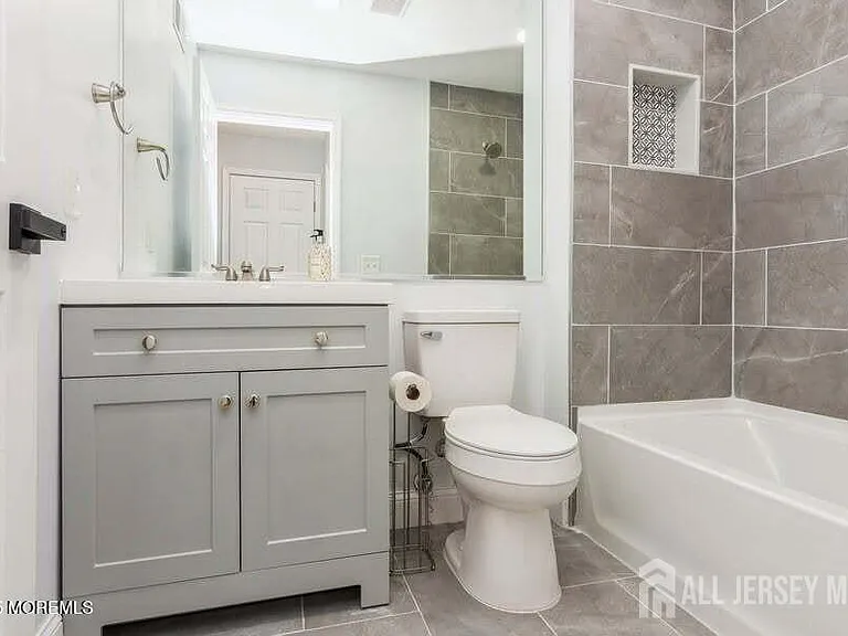 1101 Stoneridge Cir — Photo 8