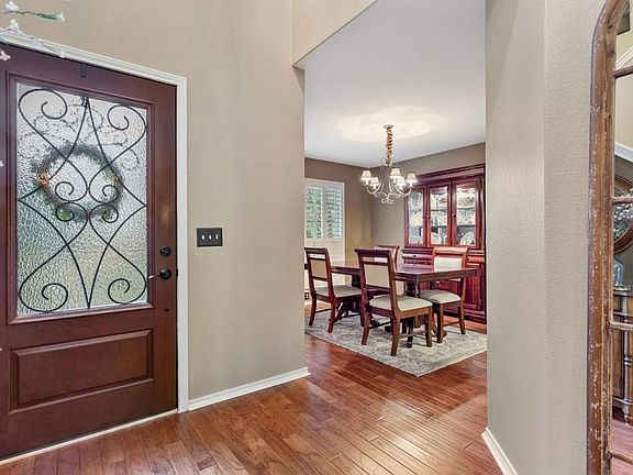3rd image of 569 Golden Creek Dr