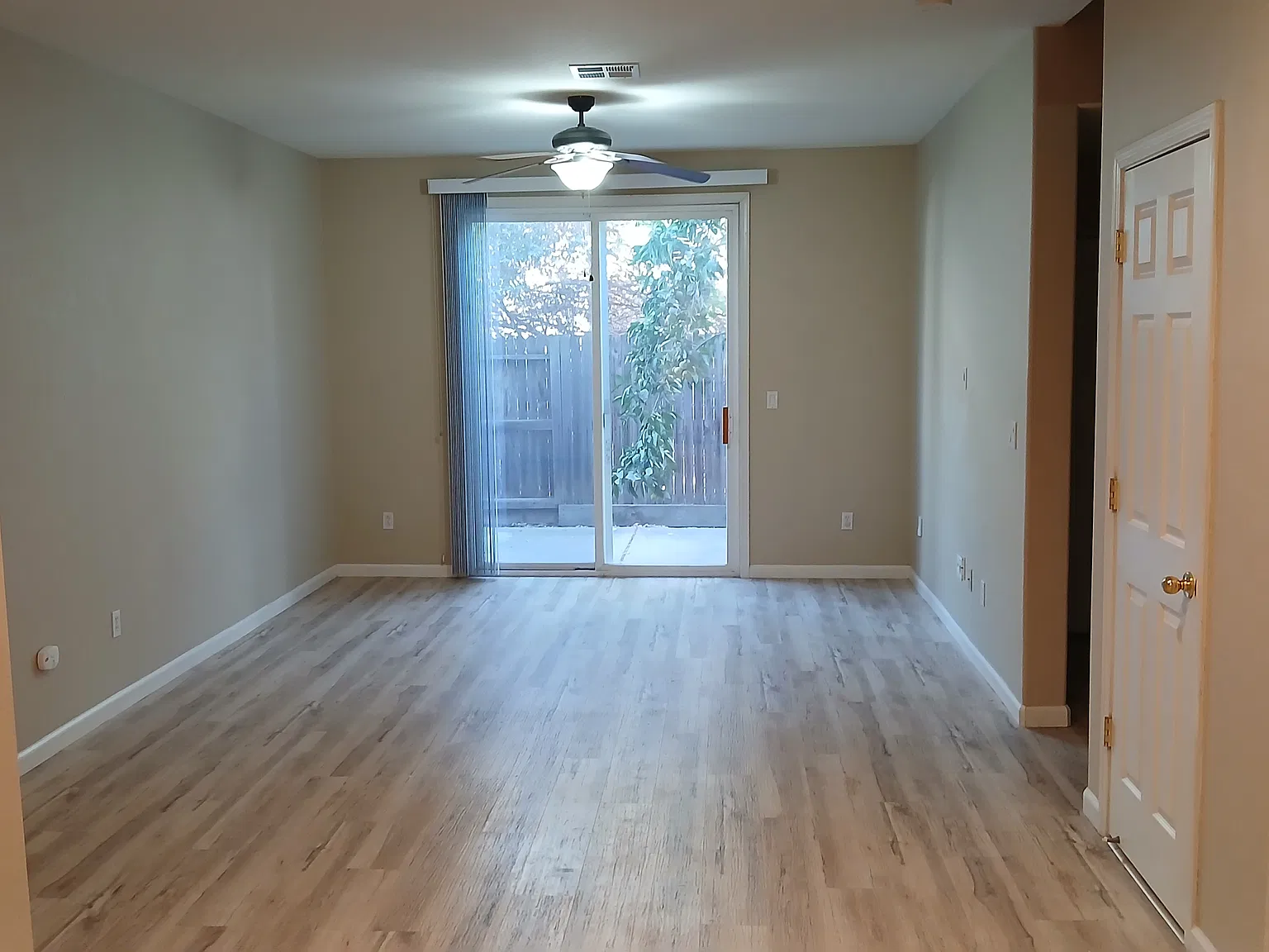 3 bed, 2.5 bath, 1331 sqft, $2,550 — Photo 3