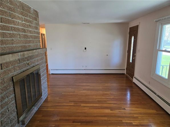 74 Roosevelt Rd, Cumberland, RI 02864