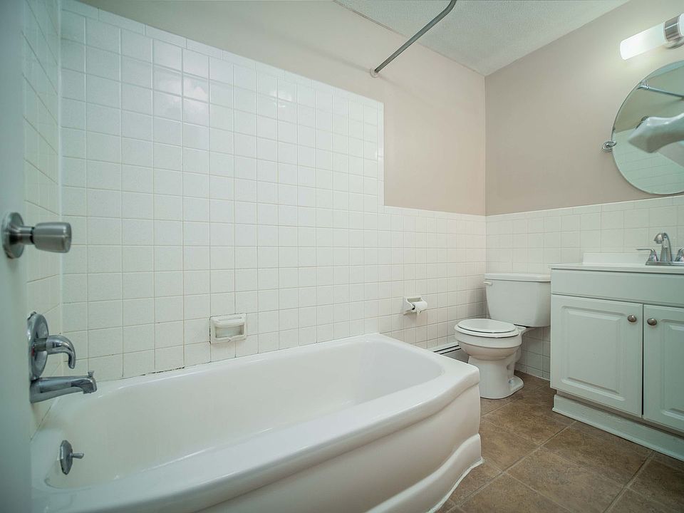 Holiday Meadows Apartments 121 Holiday Ln Hamburg NY Zillow