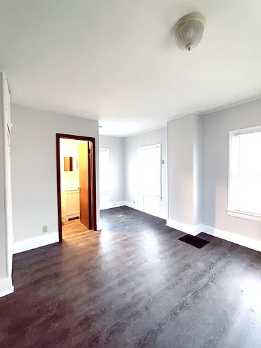 114 Clark St #4 Photo 1