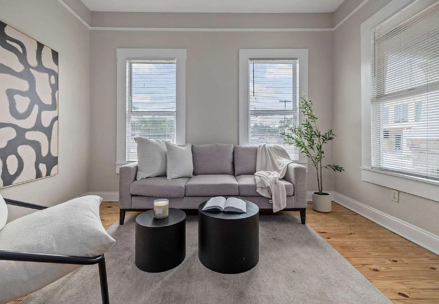 2 bed, 1.0 bath, 796 sqft, $1,750 — Photo 4