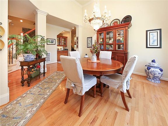 5th image of 917 Redleafe Cir