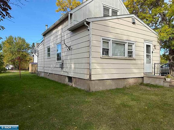 2nd image of 801 & 803 16th St N