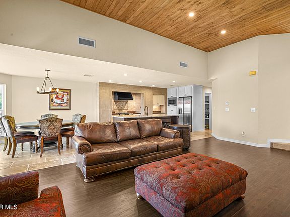 5th image of 7383 Luz De Lumbre Ave