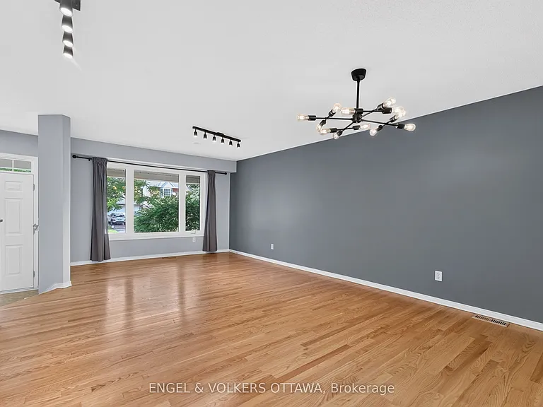 2123 Esprit Dr — Photo 11