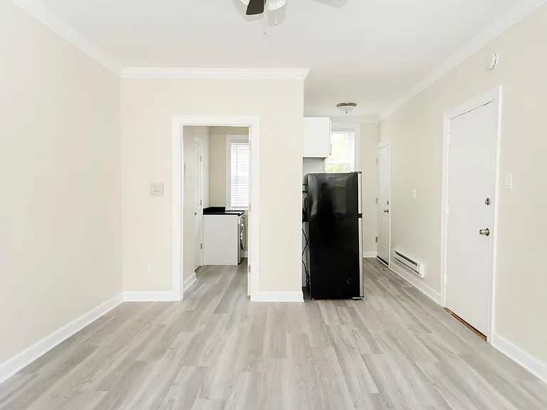 646 1/2 W Roscoe St #1N — Photo 13