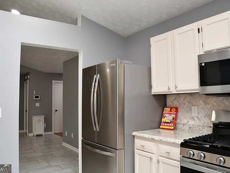 5932 Homestead Cir — Photo 40