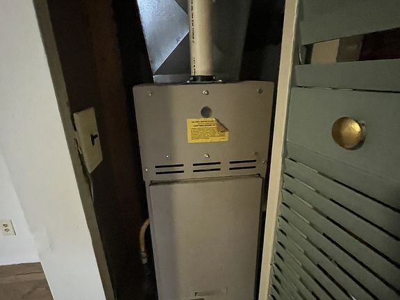 5th image of 280 Willard St #1