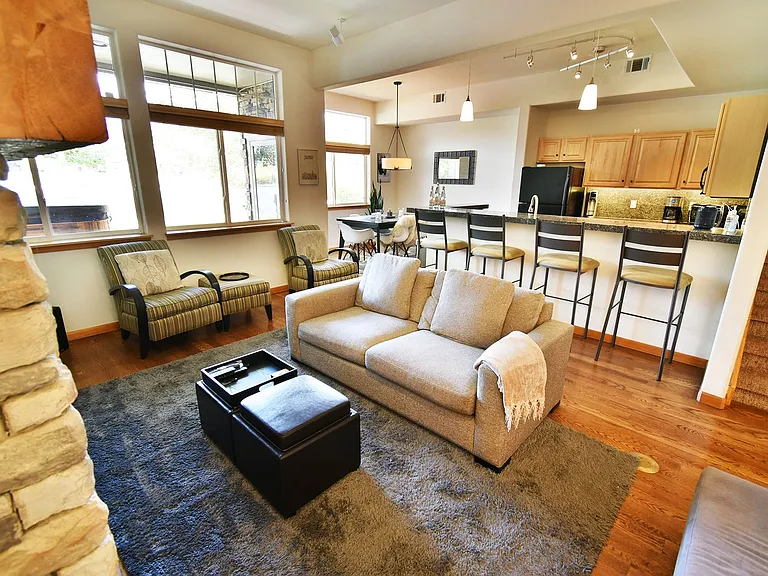 172 Robin Dr — Photo 34