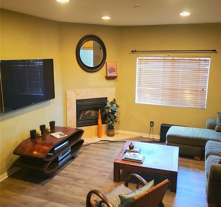 1st image of 6601 Woodley Ave Unit 9