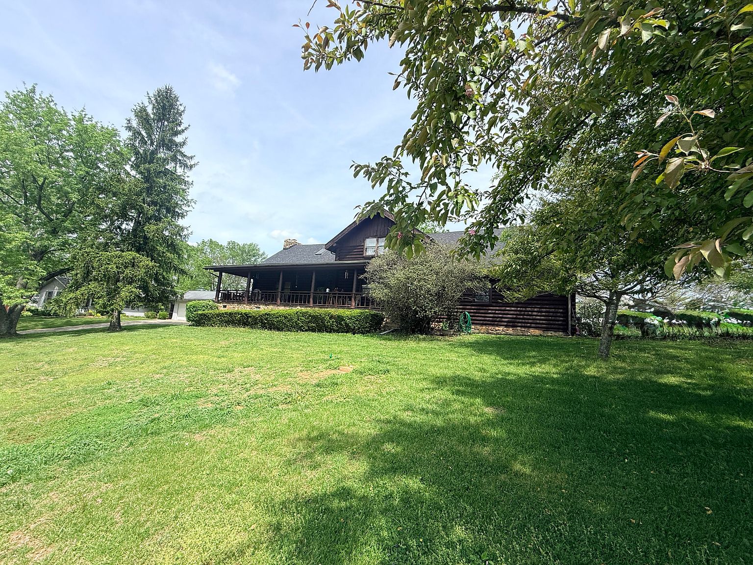 2006 Longview Dr