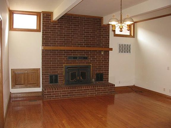 2nd image of 301 N Byrd St