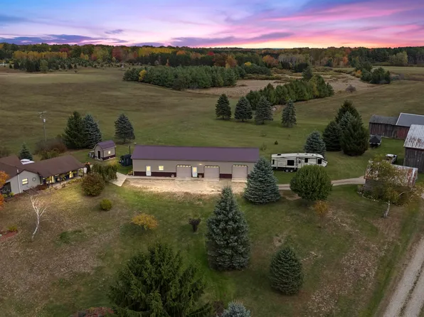 3626 90th Ave, Evart, MI 49631