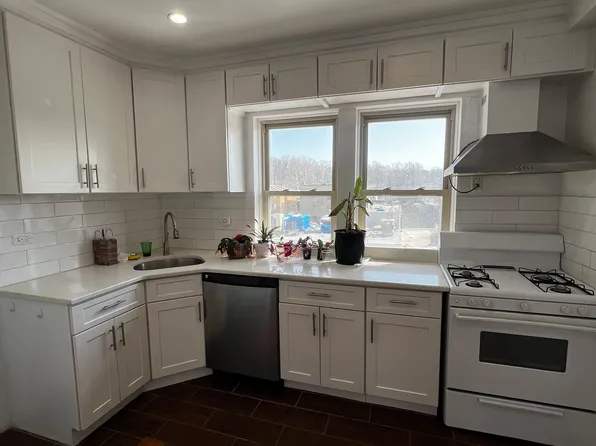 (undisclosed Address), Pelham, NY 10803