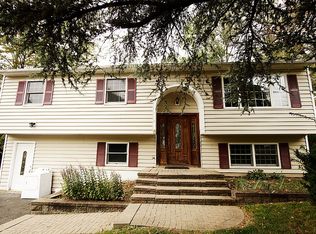 3 Chaparral Rd, Nanuet, NY 10954