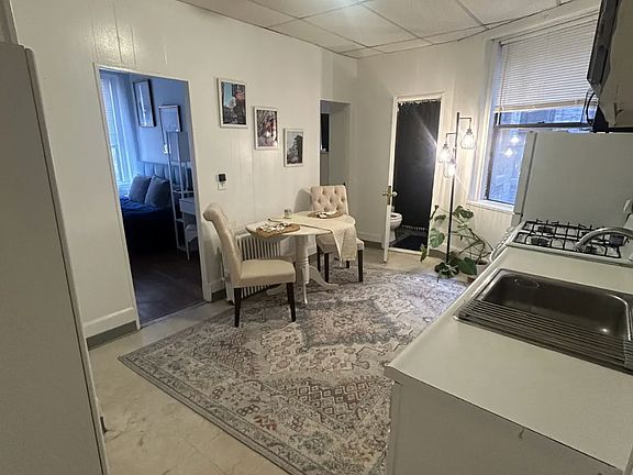 3rd image of 9 Myrtle St APT 4