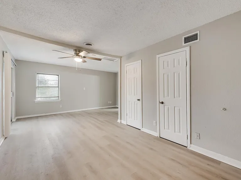 12118 Oberlin Dr — Photo 13