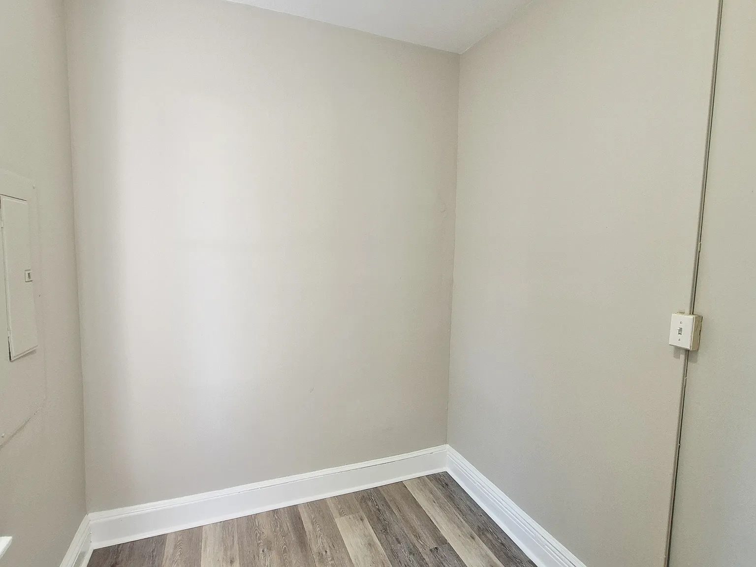 3209 3rd Ave — Photo 2