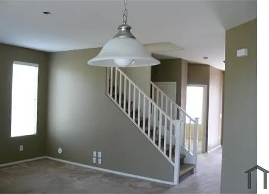 3808 W Glass Ln — Photo 2