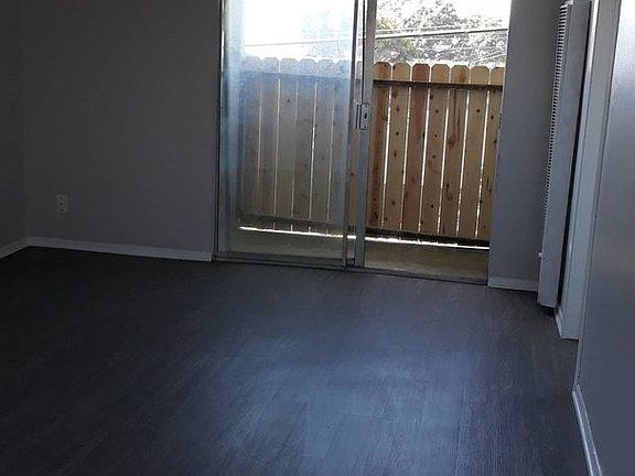 4th image of 10302 Doty Ave APT 20