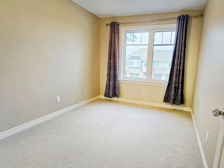 1103 Barrow Ave — Photo 9